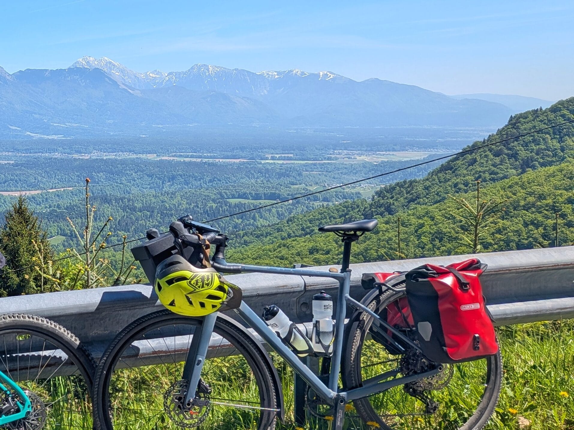 Bikepacking Rental Slovenia, Just outside Ljubljana, Cube Nuroad Pro Fe (M Frame)